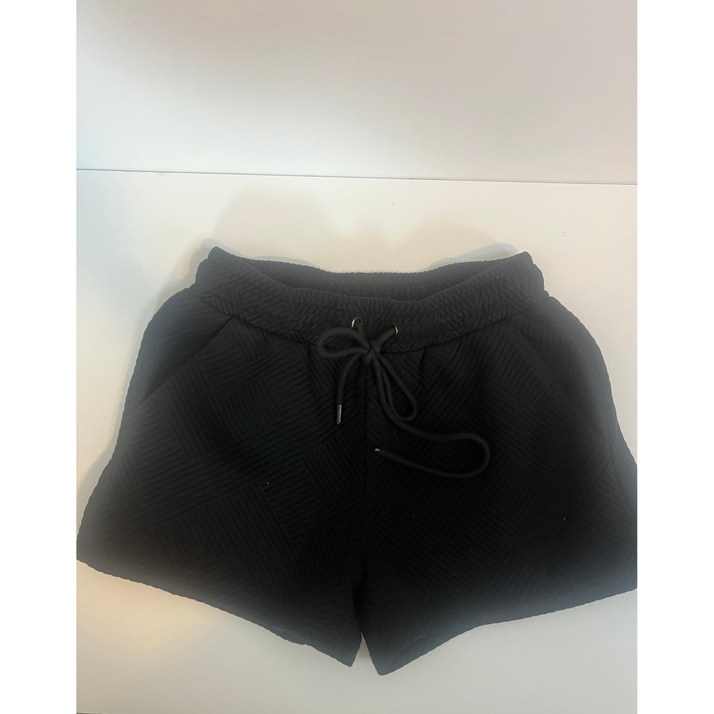 See and Be Seen Black Textured Quilted Knit Drawstring Shorts Small